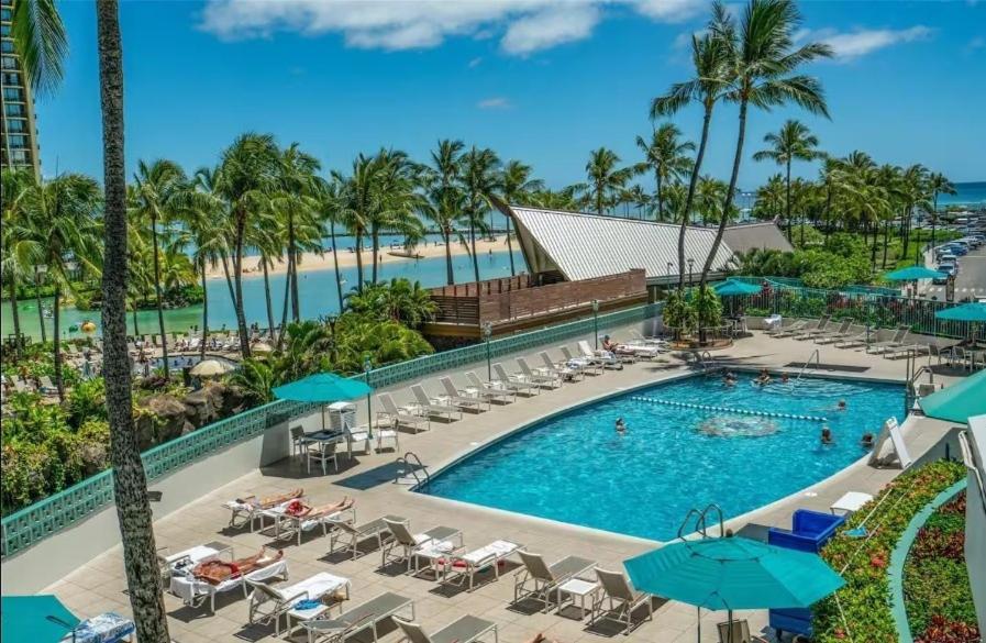Oceanfront Oasis In Ilikai Apts Appartement