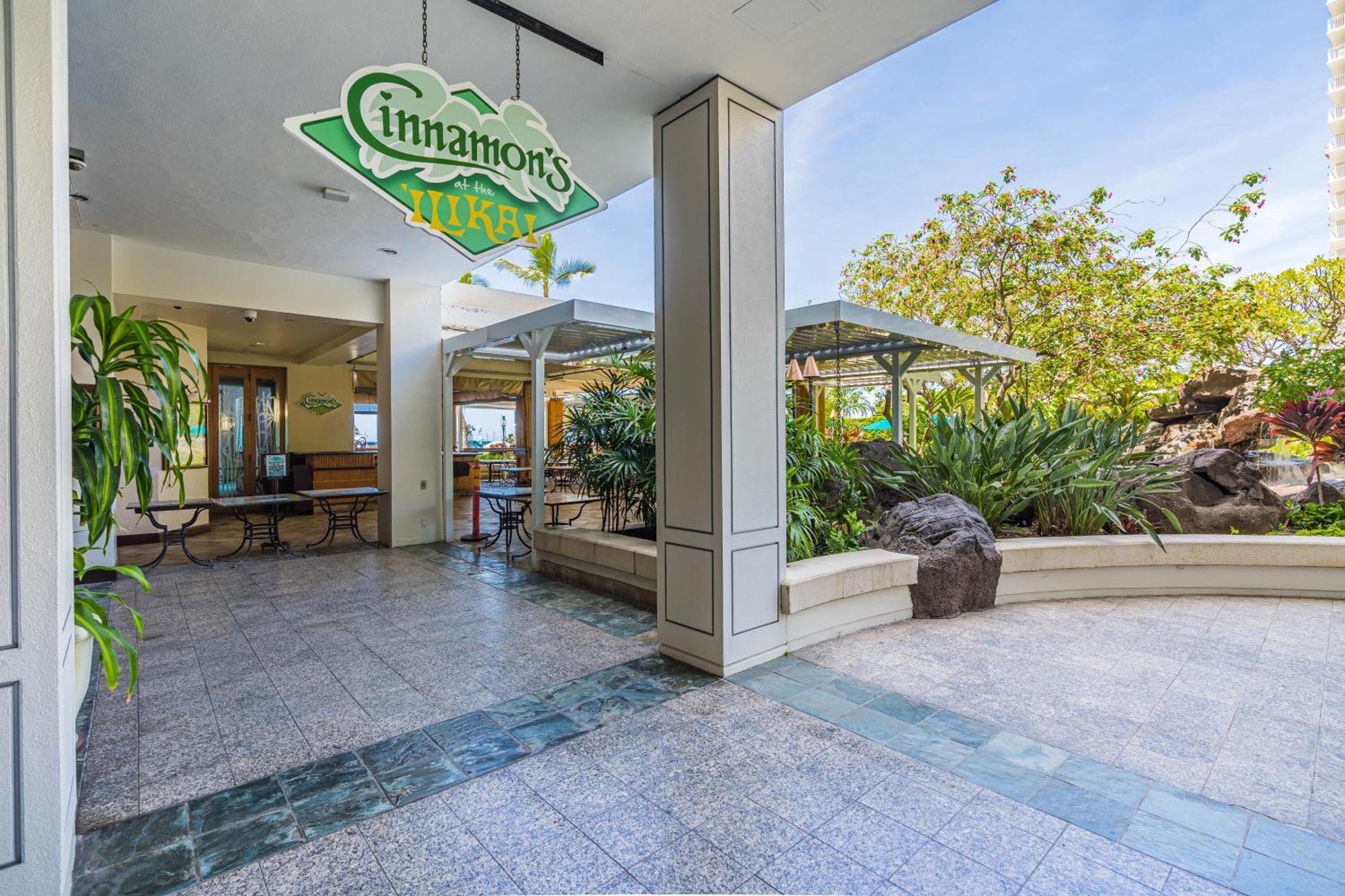 Oceanfront Oasis In Ilikai Apts *